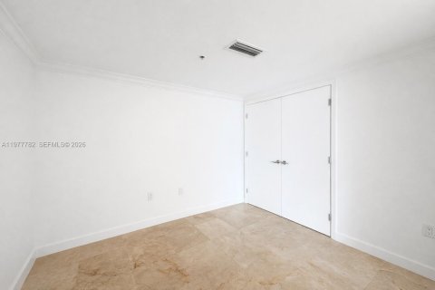 Condo in Miami, Florida, 2 bedrooms  № 2043851 - photo 19
