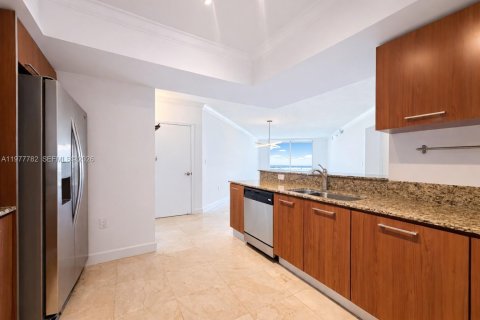Condo in Miami, Florida, 2 bedrooms  № 2043851 - photo 5