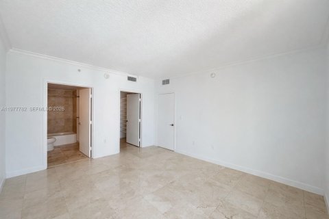 Condo in Miami, Florida, 2 bedrooms  № 2043851 - photo 8