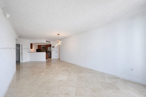 Condo in Miami, Florida, 2 bedrooms  № 2043851 - photo 4