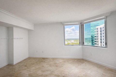 Condo in Miami, Florida, 2 bedrooms  № 2043851 - photo 14