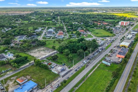 Commercial property in Miami, Florida № 1948633 - photo 17