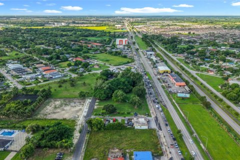 Commercial property in Miami, Florida № 1948633 - photo 16