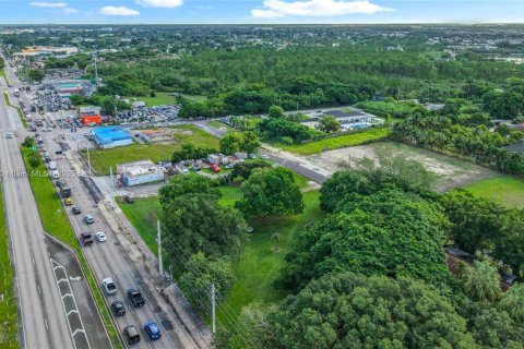 Commercial property in Miami, Florida № 1948633 - photo 13