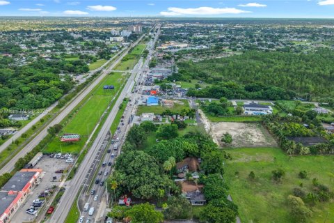 Commercial property in Miami, Florida № 1948633 - photo 18