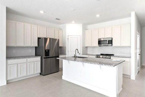 Townhouse in Ocoee, Florida 3 bedrooms, 179.77 sq.m. № 1845079 - photo 2