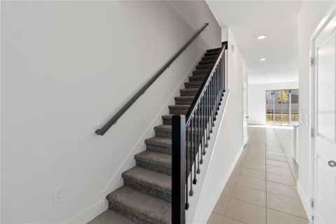 Townhouse in Ocoee, Florida 3 bedrooms, 179.77 sq.m. № 1845079 - photo 3