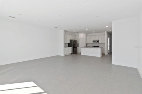 Townhouse in Ocoee, Florida 3 bedrooms, 179.77 sq.m. № 1845079 - photo 4