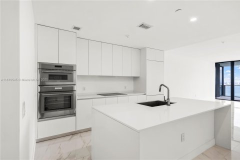 Condominio en venta en Miami, Florida, 2 dormitorios, 145.95 m2 № 1980039 - foto 2