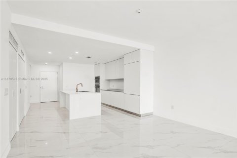 Condominio en venta en Miami, Florida, 2 dormitorios, 145.95 m2 № 1980039 - foto 23