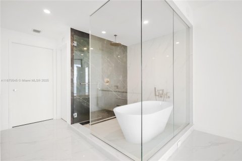 Condominio en venta en Miami, Florida, 2 dormitorios, 145.95 m2 № 1980039 - foto 16