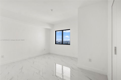 Condominio en venta en Miami, Florida, 2 dormitorios, 145.95 m2 № 1980039 - foto 25