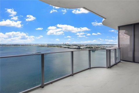 Condominio en venta en Miami, Florida, 2 dormitorios, 145.95 m2 № 1980039 - foto 11