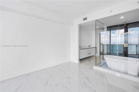 Condominio en venta en Miami, Florida, 2 dormitorios, 145.95 m2 № 1980039 - foto 12
