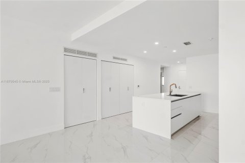 Condominio en venta en Miami, Florida, 2 dormitorios, 145.95 m2 № 1980039 - foto 6