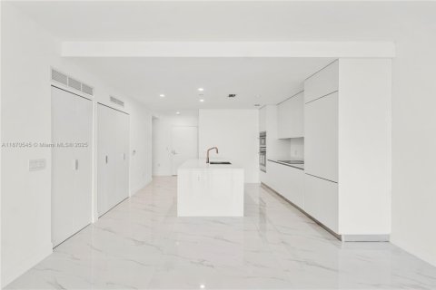 Condominio en venta en Miami, Florida, 2 dormitorios, 145.95 m2 № 1980039 - foto 19