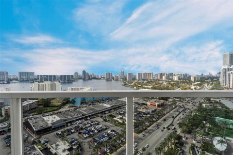 Condominio en venta en Sunny Isles Beach, Florida, 61.69 m2 № 1726259 - foto 5