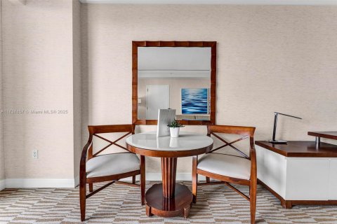 Condominio en venta en Sunny Isles Beach, Florida, 61.69 m2 № 1726259 - foto 26