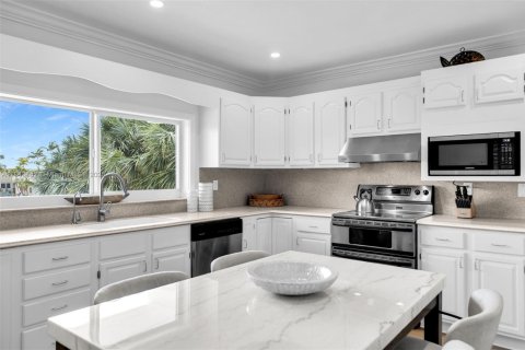 House in Tavernier, Florida 3 bedrooms, 124.86 sq.m. № 1844049 - photo 8