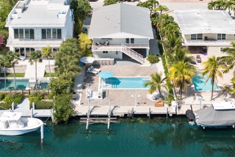 House in Tavernier, Florida 3 bedrooms, 124.86 sq.m. № 1844049 - photo 1