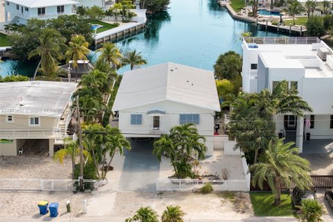House in Tavernier, Florida 3 bedrooms, 124.86 sq.m. № 1844049 - photo 11
