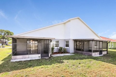 Villa ou maison à louer à Kissimmee, Floride: 3 chambres, 160.54 m2 № 1902742 - photo 15