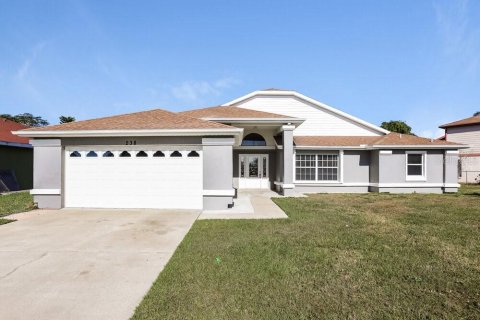 Villa ou maison à louer à Kissimmee, Floride: 3 chambres, 160.54 m2 № 1902742 - photo 1