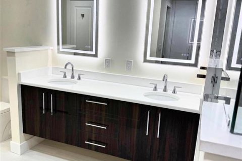 Condominio en alquiler en Saint Petersburg, Florida, 2 dormitorios, 125.42 m2 № 1534993 - foto 8