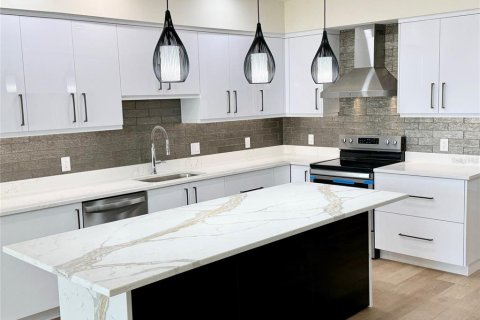 Condominio en alquiler en Saint Petersburg, Florida, 2 dormitorios, 125.42 m2 № 1534993 - foto 3