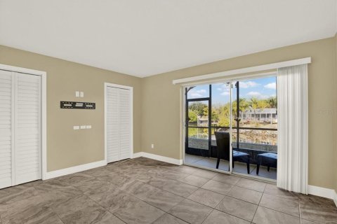 Condominio en venta en Tampa, Florida, 1 dormitorio, 70.61 m2 № 2213179 - foto 11