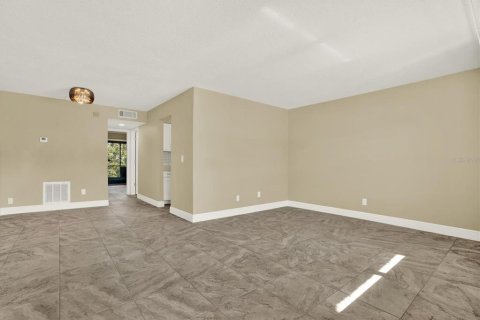 Condominio en venta en Tampa, Florida, 1 dormitorio, 70.61 m2 № 2213179 - foto 3