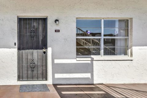 Condominio en venta en Tampa, Florida, 1 dormitorio, 70.61 m2 № 2213179 - foto 2