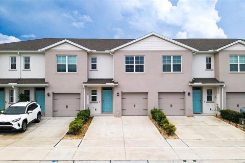 Townhouse in Davenport, Florida 3 bedrooms, 138.24 sq.m. № 2200747