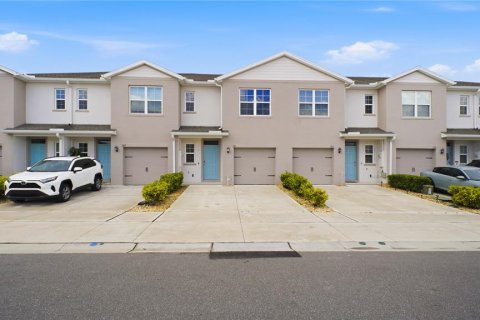 Townhouse in Davenport, Florida 3 bedrooms, 138.24 sq.m. № 2200747 - photo 3