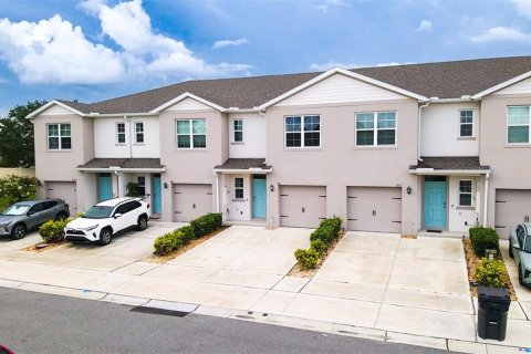 Townhouse in Davenport, Florida 3 bedrooms, 138.24 sq.m. № 2200747 - photo 2