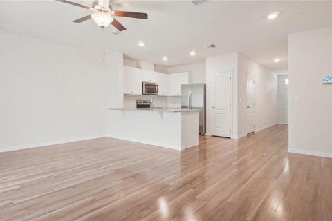 Townhouse in Davenport, Florida 3 bedrooms, 138.24 sq.m. № 2200747 - photo 13