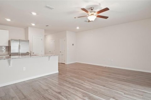 Townhouse in Davenport, Florida 3 bedrooms, 138.24 sq.m. № 2200747 - photo 6