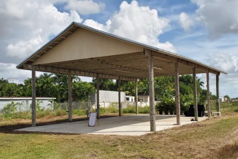 Casa en venta en Homestead, Florida, 8 dormitorios, 610.37 m2 № 2040288 - foto 5