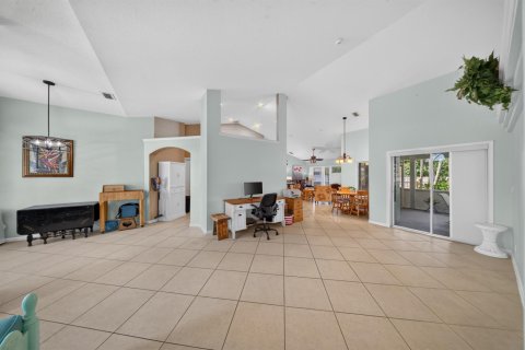Villa ou maison à vendre à Port St. Lucie, Floride: 4 chambres, 177.81 m2 № 2365199 - photo 7