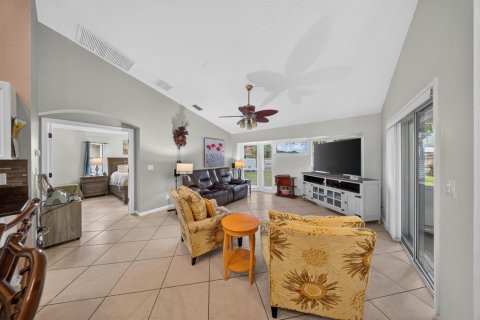 Villa ou maison à vendre à Port St. Lucie, Floride: 4 chambres, 177.81 m2 № 2365199 - photo 20