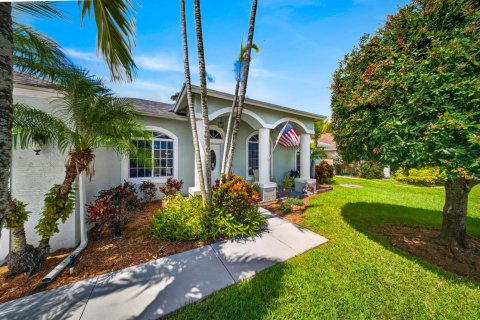 Villa ou maison à vendre à Port St. Lucie, Floride: 4 chambres, 177.81 m2 № 2365199 - photo 2