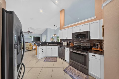 Villa ou maison à vendre à Port St. Lucie, Floride: 4 chambres, 177.81 m2 № 2365199 - photo 12
