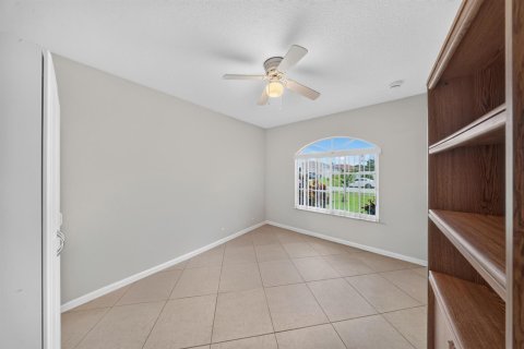 Villa ou maison à vendre à Port St. Lucie, Floride: 4 chambres, 177.81 m2 № 2365199 - photo 27