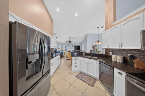 Villa ou maison à vendre à Port St. Lucie, Floride: 4 chambres, 177.81 m2 № 2365199 - photo 14