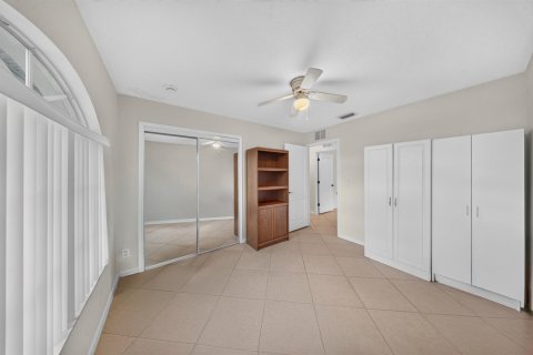 Villa ou maison à vendre à Port St. Lucie, Floride: 4 chambres, 177.81 m2 № 2365199 - photo 28