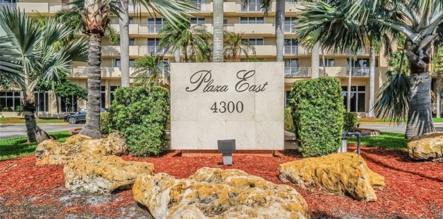 Condo in Fort Lauderdale, Florida, 5 bedrooms  № 579774