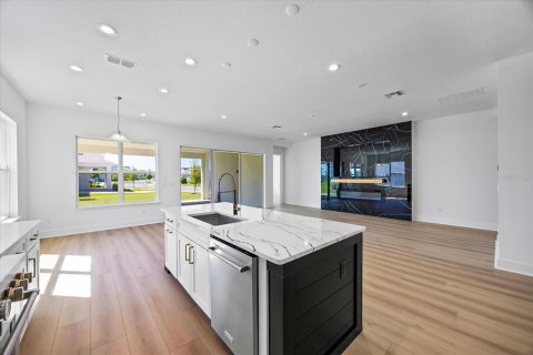 House in Winter Garden, Florida 5 bedrooms, 302.49 sq.m. № 1586518 - photo 25