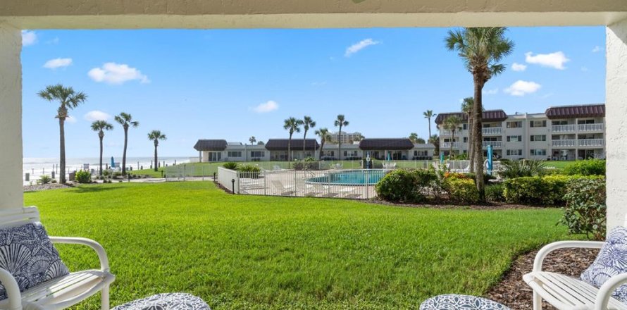 Condominio en New Smyrna Beach, Florida, 2 dormitorios  № 1554615