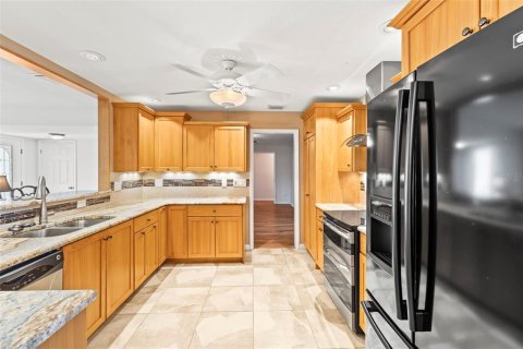 House in Dunedin, Florida 3 bedrooms, 193.42 sq.m. № 1690801 - photo 11