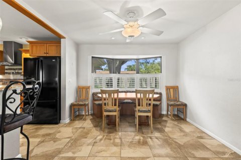 House in Dunedin, Florida 3 bedrooms, 193.42 sq.m. № 1690801 - photo 16
